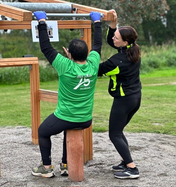 I Mo Gårds utegym får de boende både röra på kroppen och frisk luft.